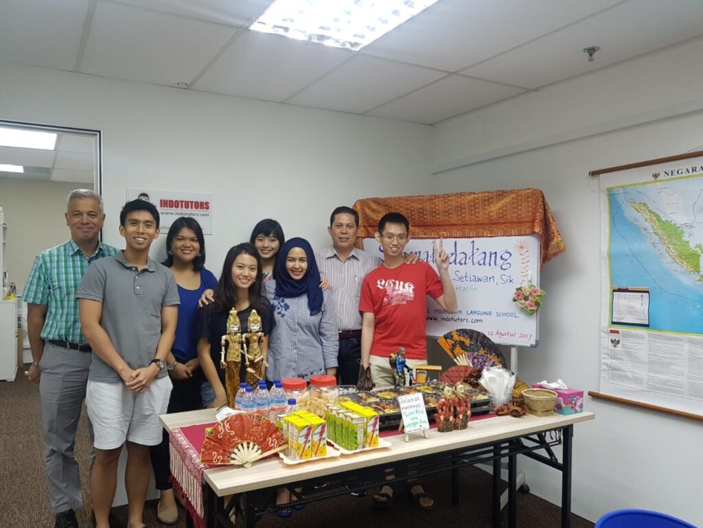 learn indonesian in singapore with indotutors