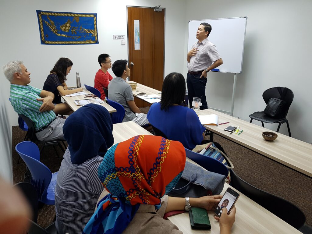 police attache kbri singapura visit indotutors 2017.jpg